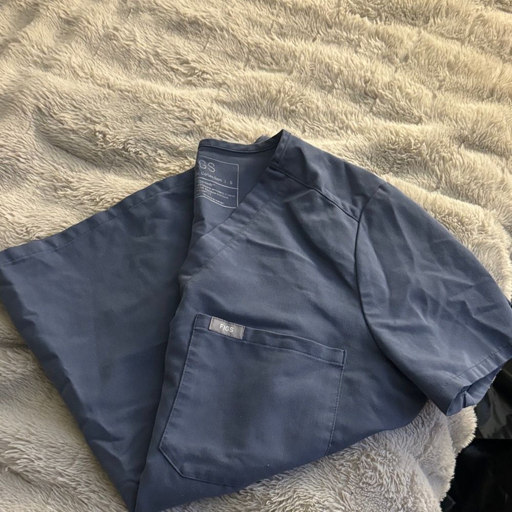 Gray figs scrub top small